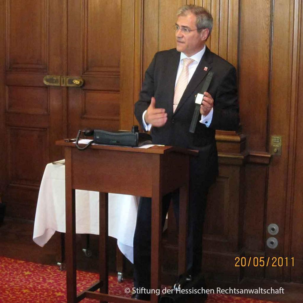 Preisverleihung der Stiftung der Hessischen Rechtsanwaltschaft im Aufsatzwettbewerb Elektronische Fussfessel am 20 Mai 2011 SIEVERSMEDIEN 196